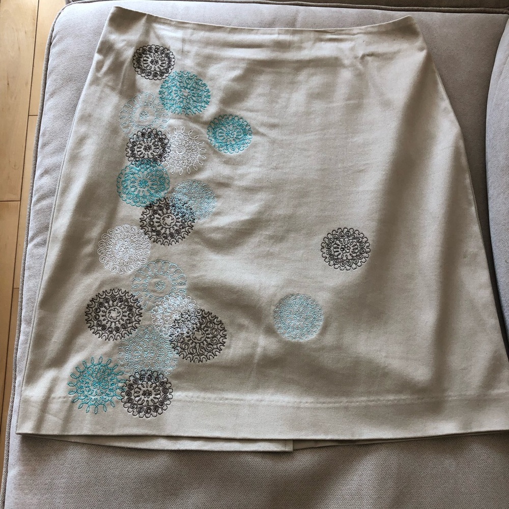 Geoffrey Beene Cream Skirt with Blue and Brown Patterns